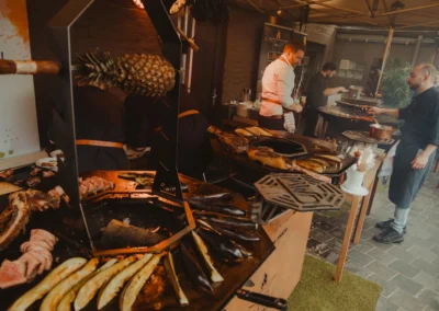 Photo d'une plancha en action avec Julien Lapraille - location - plancha MWD